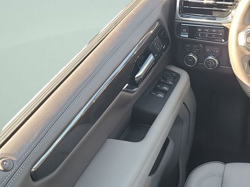New 2026 GMC Yukon Elevation AWD/4WD image 19