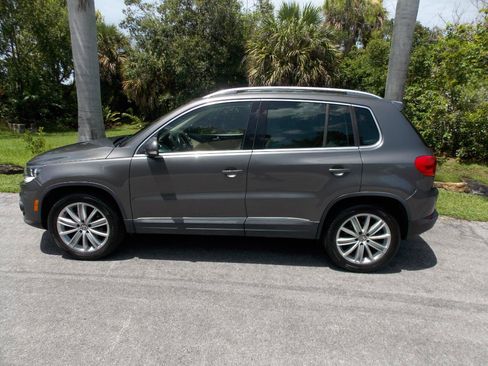 Used 2014 Volkswagen Tiguan SEL FWD image 9