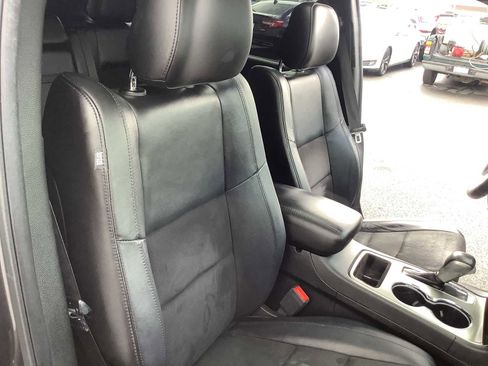 Used 2020 Jeep Grand Cherokee Altitude image 14