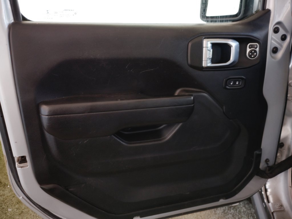 Used 2022 Jeep Gladiator Sport AWD/4WD image 19