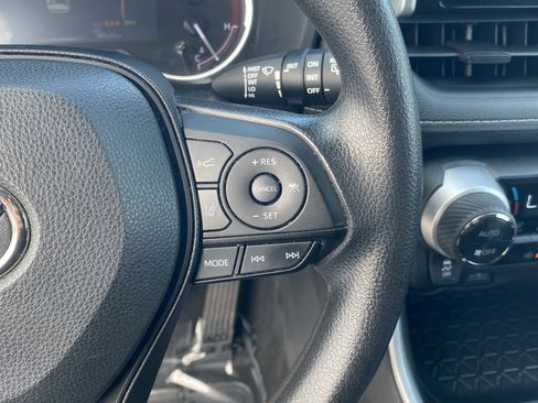 Used 2024 Toyota RAV4 XLE image 27