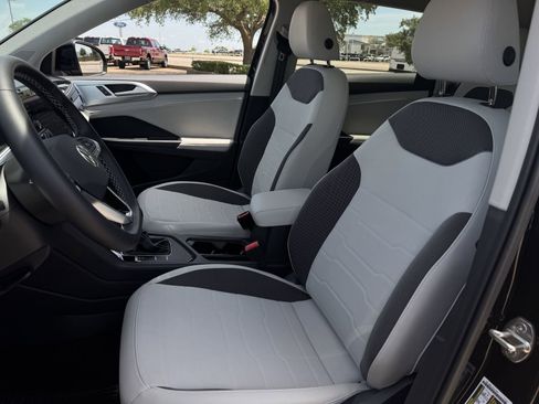 New 2025 Volkswagen Taos SE FWD image 25
