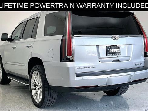 Used 2020 Cadillac Escalade Luxury AWD/4WD image 16