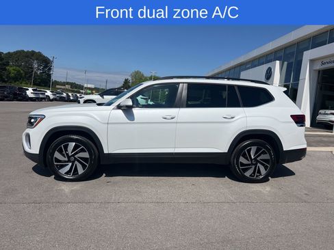 Certified 2026 Volkswagen Atlas SE w/ Panoramic Sunroof Package image 5