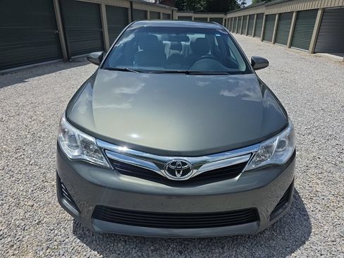 Used 2012 Toyota Camry LE FWD image 9
