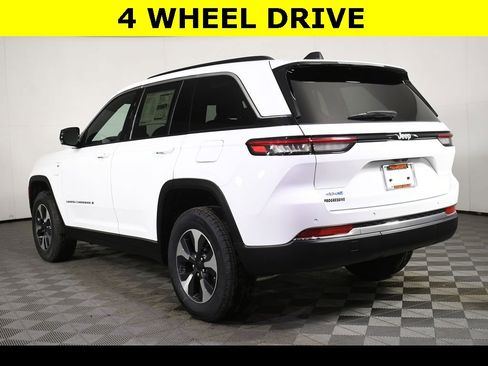 New 2025 Jeep Grand Cherokee Limited 4xe image 9