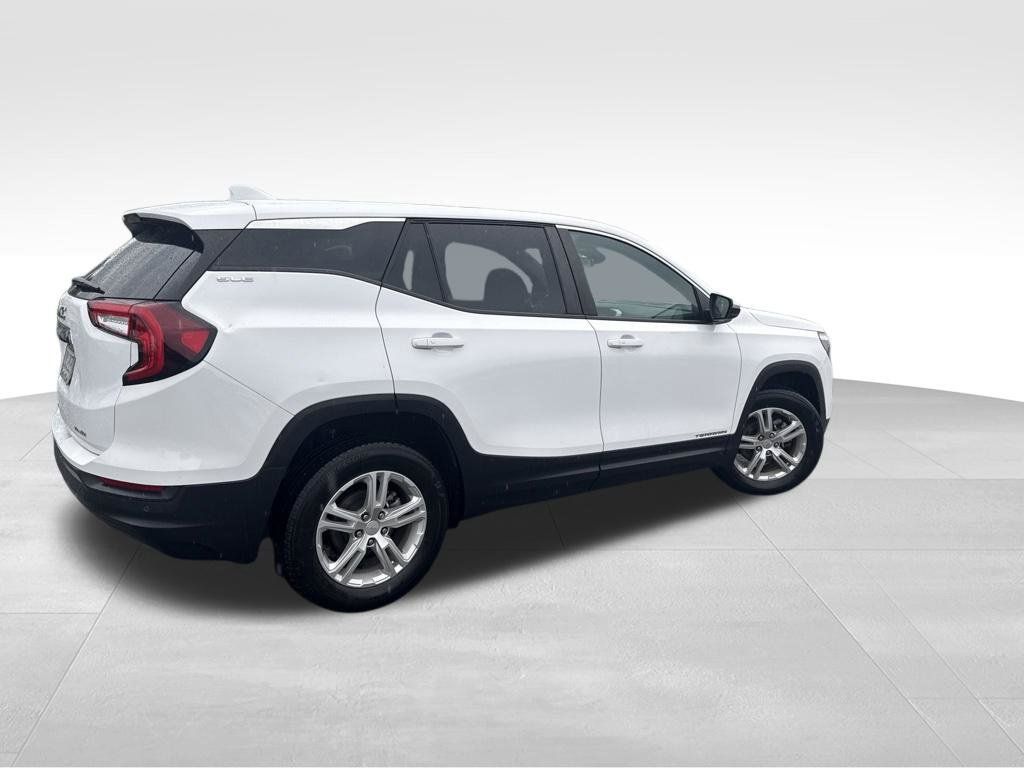 Used 2023 GMC Terrain SLE AWD/4WD image 4