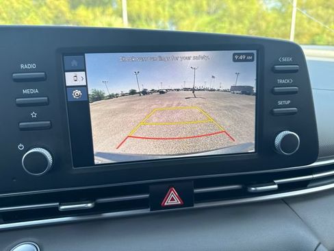 Used 2025 Hyundai Elantra Sport FWD image 20