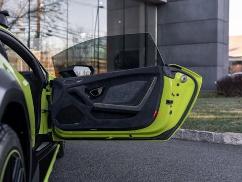 Used 2024 Lamborghini Huracan Sterrato image 28