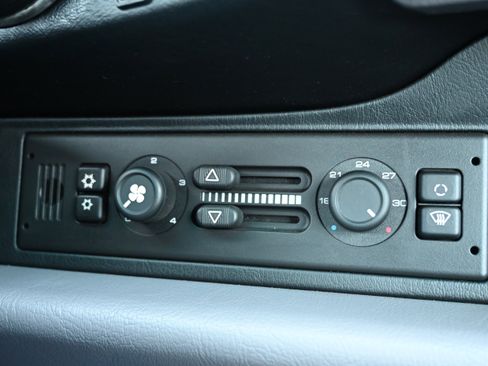 Used 1997 Porsche 911 Carrera 4 image 42