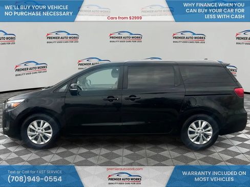 Used 2017 Kia Sedona LX w/ LX Essentials Premium Package FWD image 9