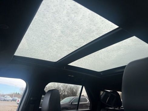 Used 2025 Ford Explorer ST-Line w/ Premium Package AWD/4WD image 17