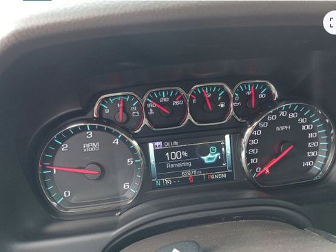 Used 2016 Chevrolet Suburban LT RWD image 8