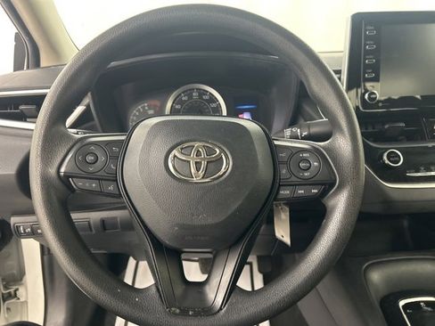 Used 2021 Toyota Corolla LE image 10