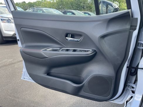 New 2025 Nissan Versa SR w/ Trunk Package image 33