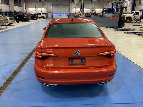 Used 2020 Volkswagen Jetta R-Line w/ R-Line Cold Weather Package image 6