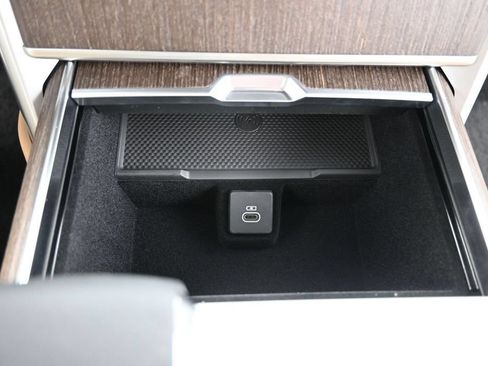 Used 2025 Land Rover Range Rover SE AWD/4WD image 29