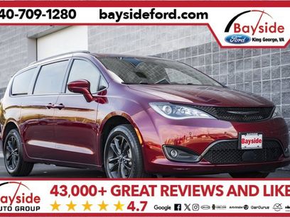 Used 2020 Chrysler Pacifica Touring-L w/ Advanced Safetytec Group