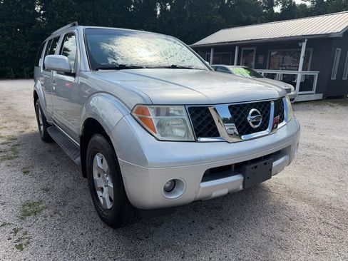 Used 2005 Nissan Pathfinder SE w/ (P01) Se Premium Pkg AWD/4WD image 7