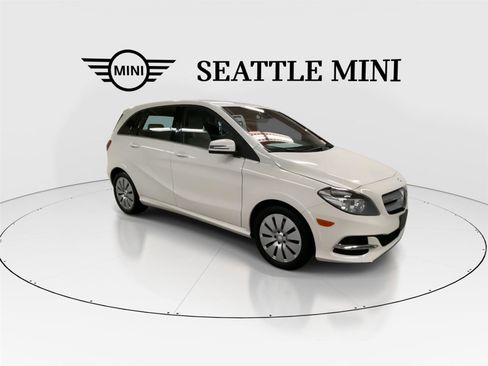 Used 2017 Mercedes-Benz B 250e image 2
