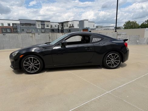Used 2017 Subaru BRZ Limited RWD image 4