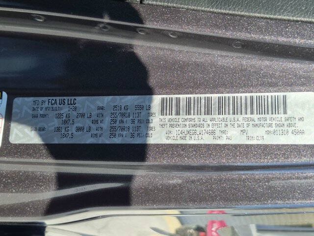 Used 2020 Jeep Wrangler Unlimited Sahara AWD/4WD image 36