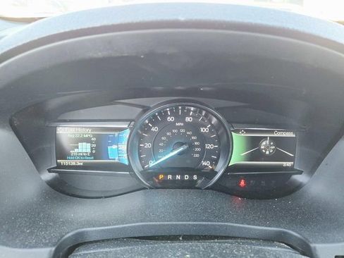 Used 2017 Ford Explorer XLT w/ Equipment Group 202A image 7