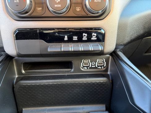 Used 2023 RAM 1500 Big Horn image 24