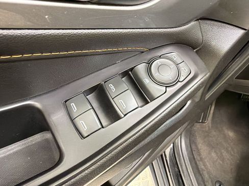Used 2019 Chevrolet Traverse LT FWD image 21
