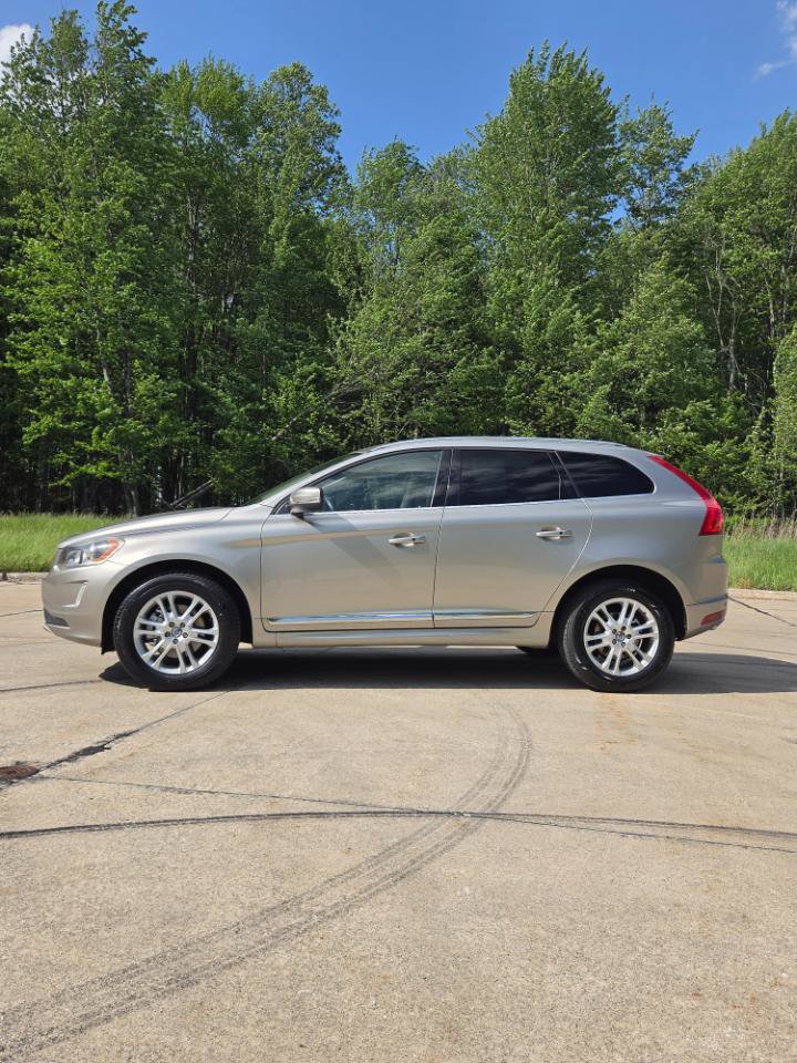 Used 2016 Volvo XC60 T5 Premier w/ Protection Package AWD/4WD image 2