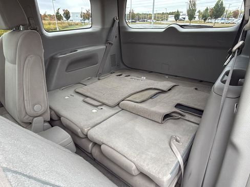 Used 2015 Nissan Quest SV image 22