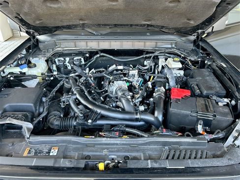 Used 2022 Ford Bronco Wildtrak image 44