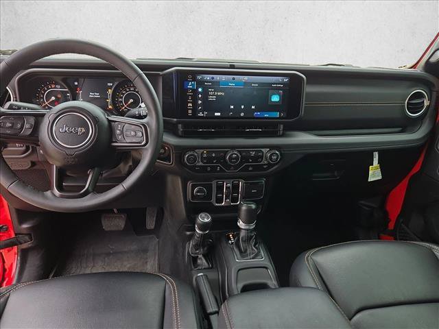 Used 2025 Jeep Gladiator Sport AWD/4WD image 17