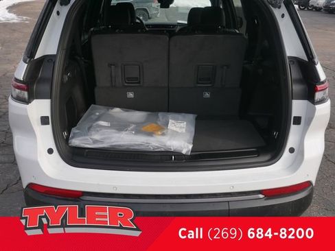 New 2026 Jeep Grand Cherokee L Limited w/ Limited Altitude Package AWD/4WD image 16