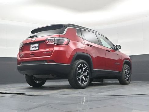 Used 2025 Jeep Compass Limited image 40