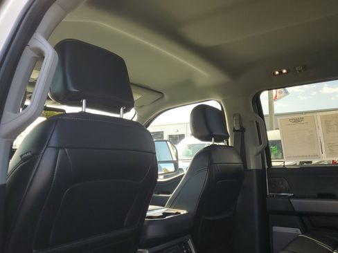 Used 2024 Ford F250 Lariat w/ Black Appearance Package image 12