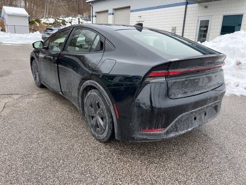 Used 2024 Toyota Prius LE image 4