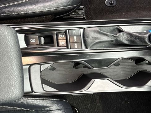 Used 2025 Toyota Camry SE image 26