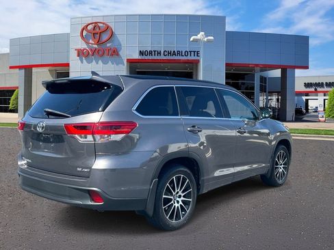Used 2017 Toyota Highlander SE AWD/4WD image 7