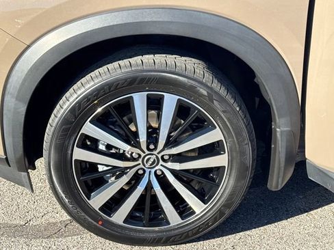 Used 2024 Nissan Pathfinder Platinum w/ Cargo Package image 24