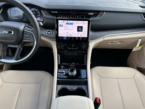 New 2025 Jeep Grand Cherokee L Limited image 11