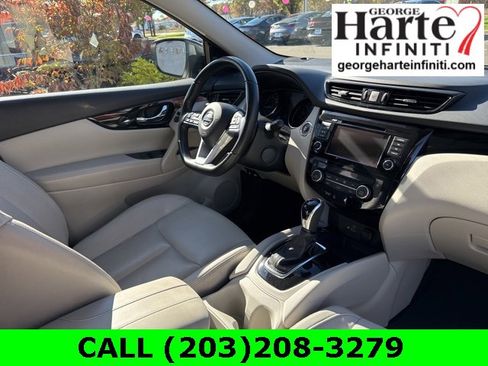 Used 2022 Nissan Rogue Sport SL w/ Premium Package image 19