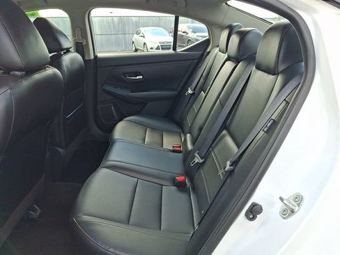 Used 2025 Nissan Sentra SR w/ SR Premium Package FWD image 8