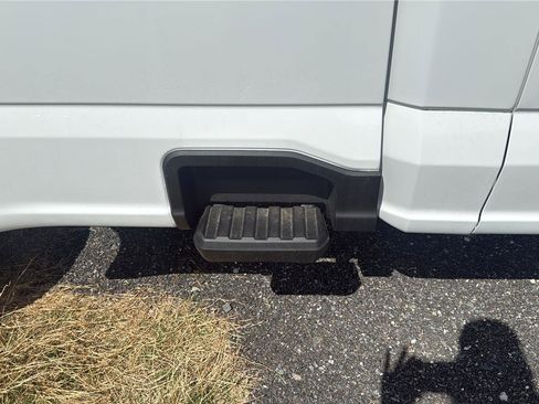 New 2026 Ford F250 XL w/ XL Chrome Package RWD image 20