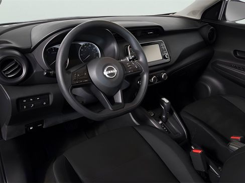 Used 2024 Nissan Kicks S image 10