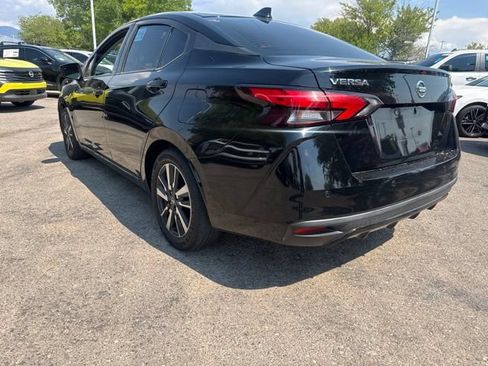 Used 2020 Nissan Versa SV FWD image 4