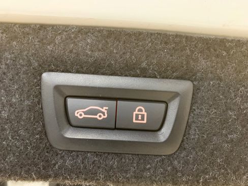 Used 2022 BMW 530i xDrive w/ Premium Package image 70