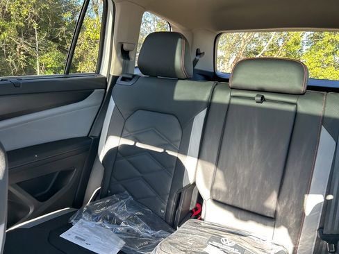 Certified 2025 Volkswagen Atlas Peak Edition SE image 12