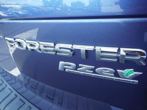 Used 2016 Subaru Forester 2.5i Limited AWD/4WD image 9