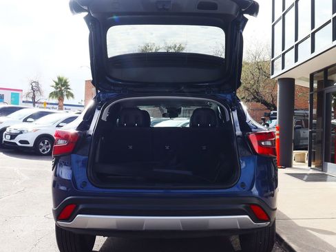 Used 2024 Chevrolet Trax LT w/ Driver Confidence Package image 22